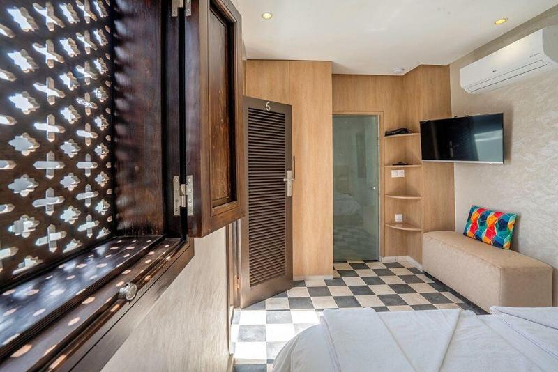 Maison Solaneos image