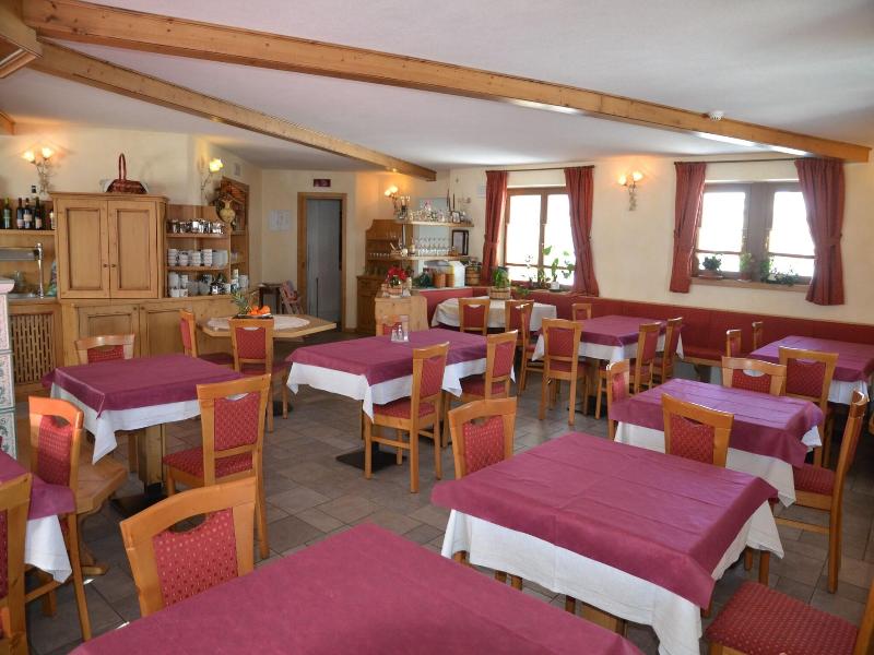 Hotel 2000 image