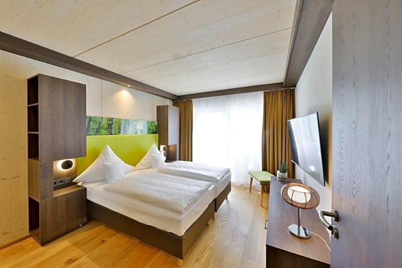 Mawell Resort image