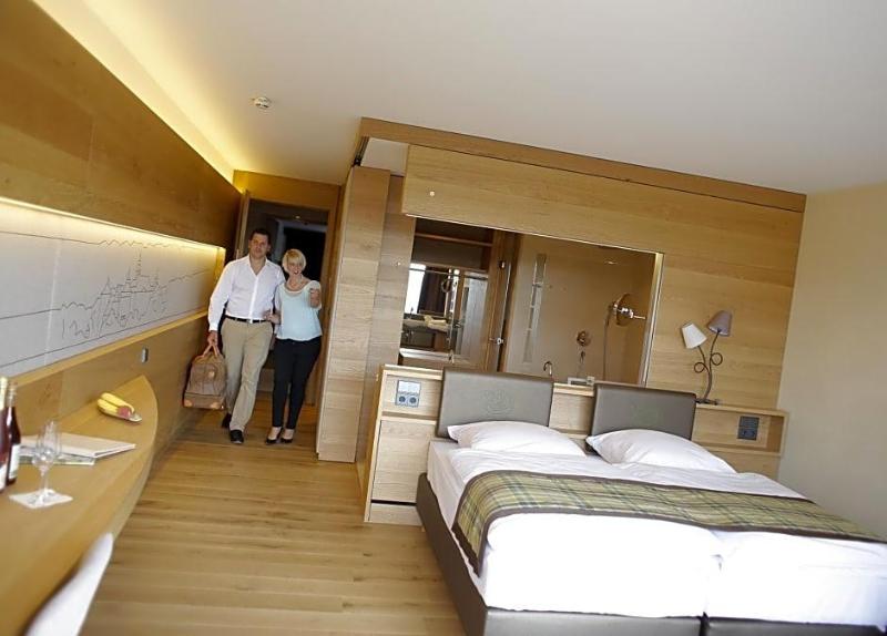 Mawell Resort image