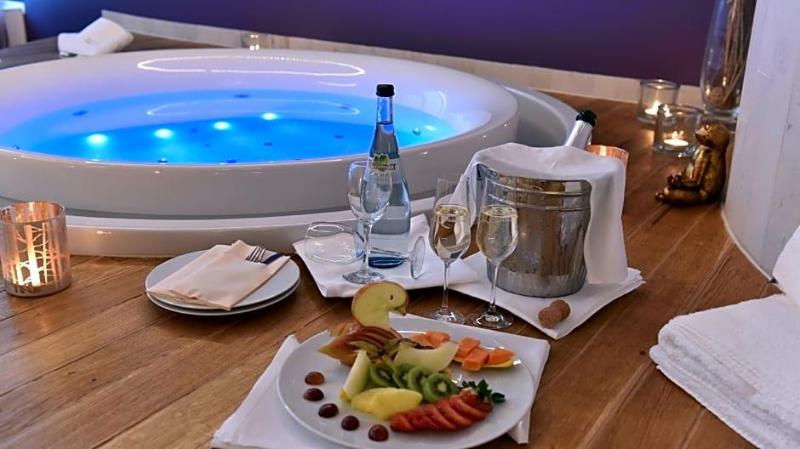 Mawell Resort image
