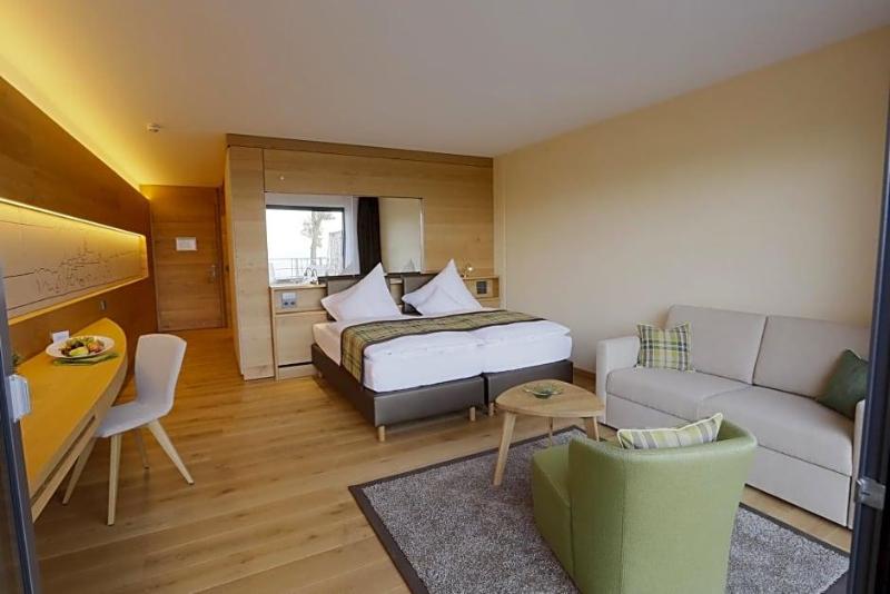 Mawell Resort image
