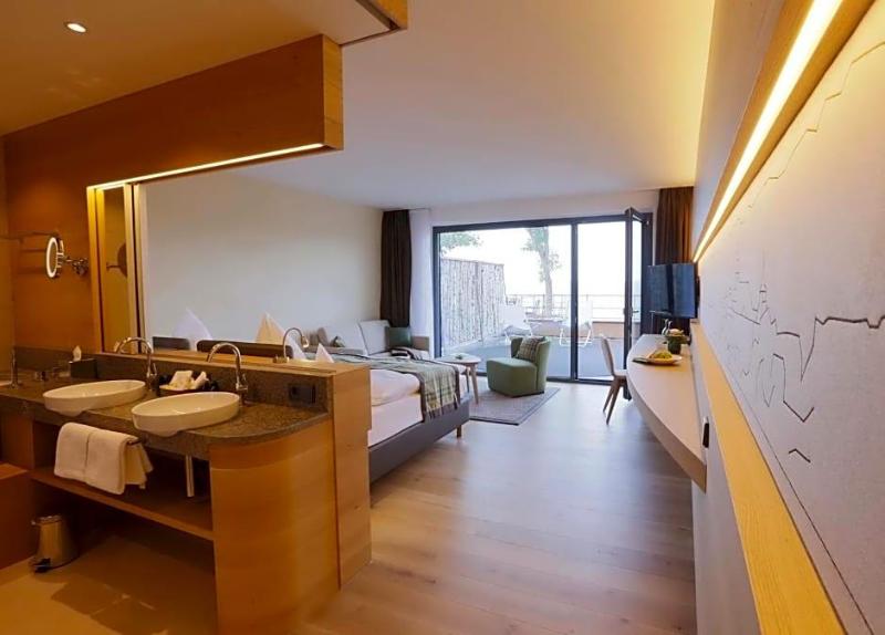 Mawell Resort image