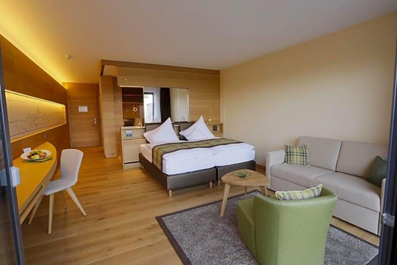 Mawell Resort image