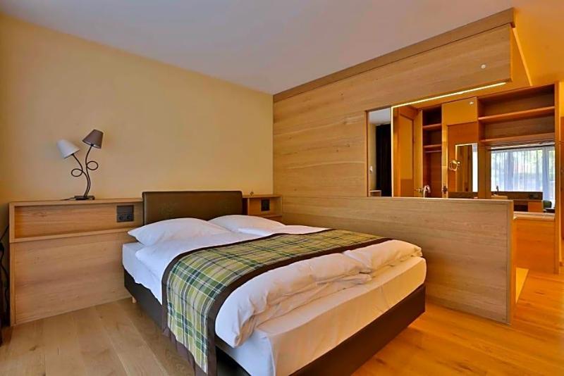 Mawell Resort image