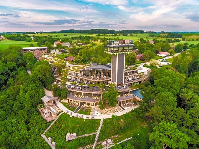 Mawell Resort image