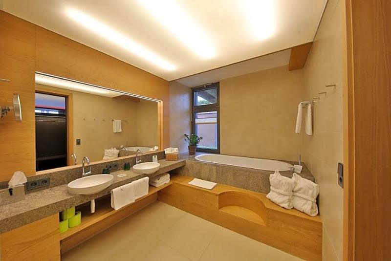 Mawell Resort image