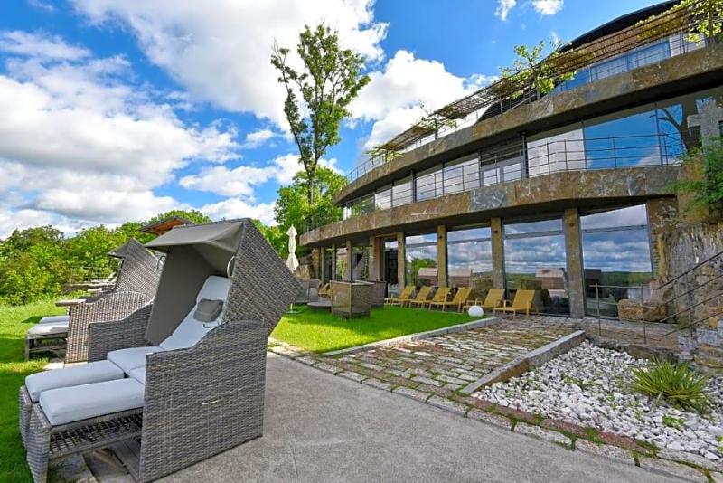 Mawell Resort image