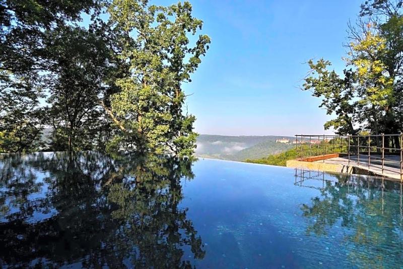 Mawell Resort image