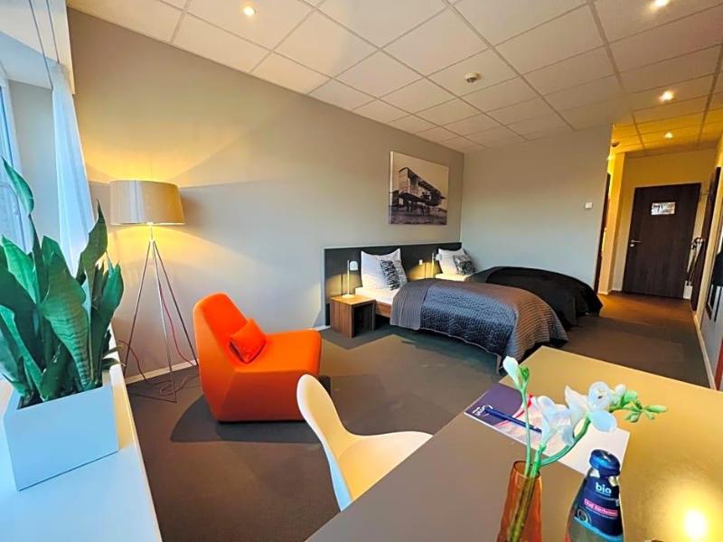 Aircraft Hotel & Events image
