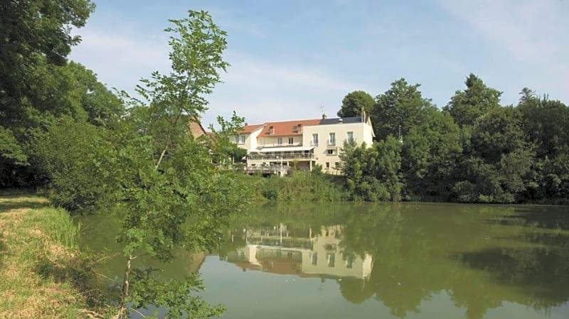 Auberge De L'etang image