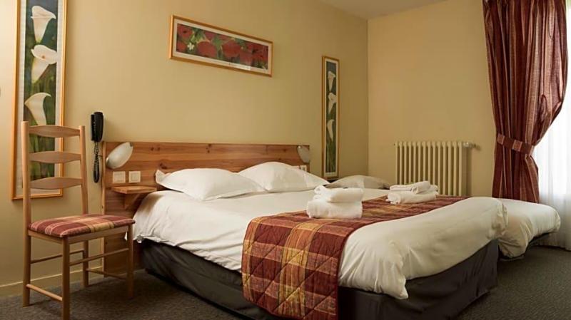 Auberge De L'etang image