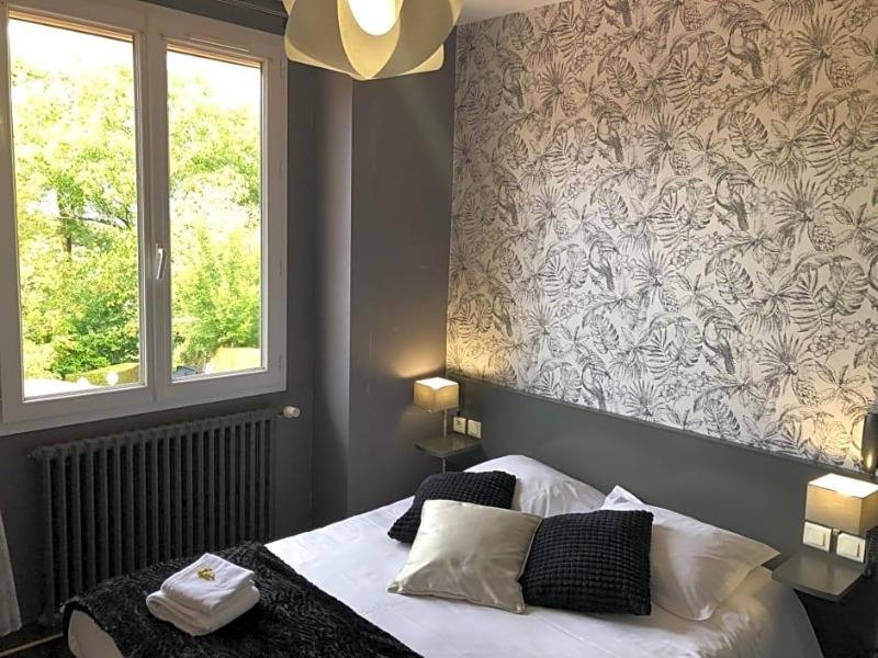 Auberge De L'etang image