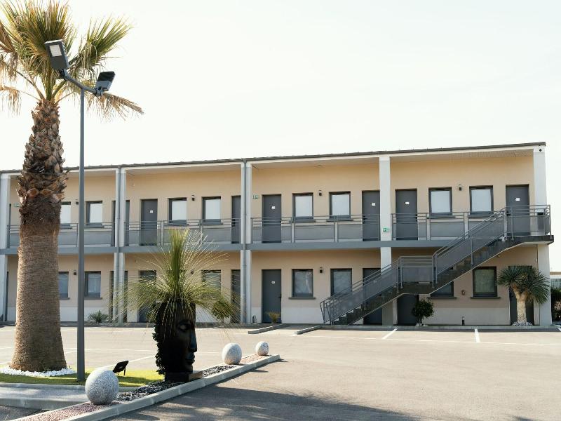 Cottages De France Cdg image