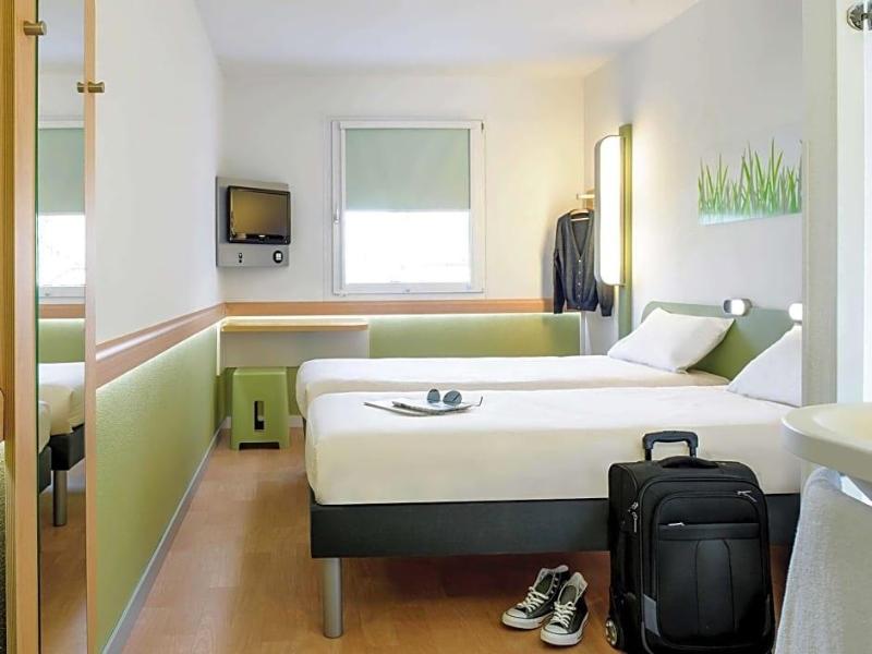 Ibis Budget Givet image