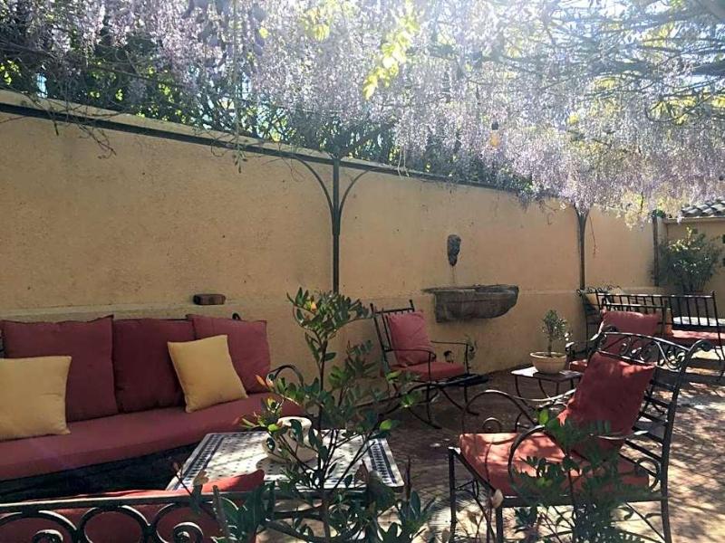 Auberge Des Glycines image