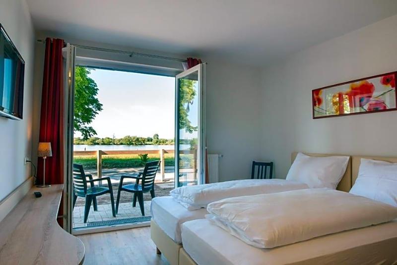 Hotel Elbblick image