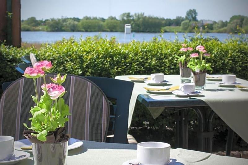 Hotel Elbblick image