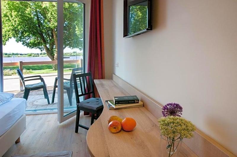 Hotel Elbblick image