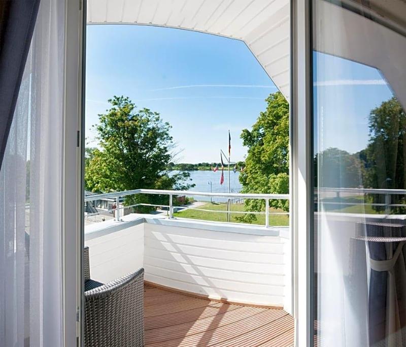 Hotel Elbblick image