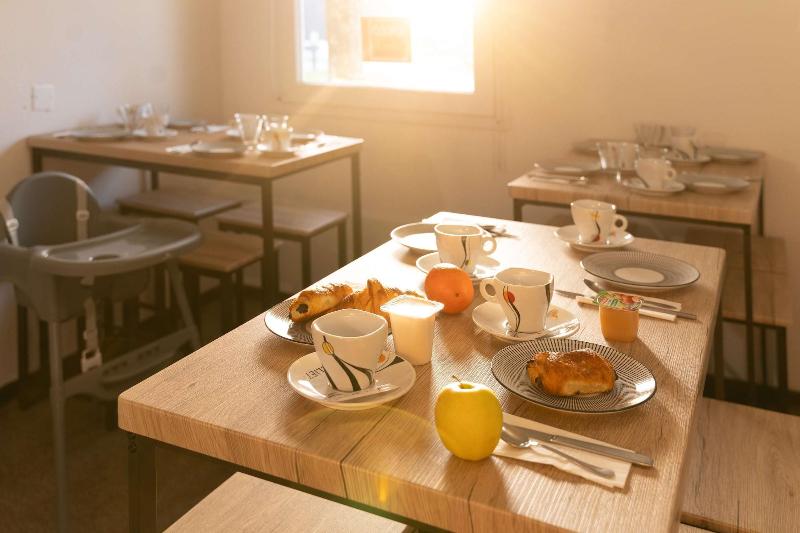 Enzo Hotels Quimperle By Kyriad Direct image