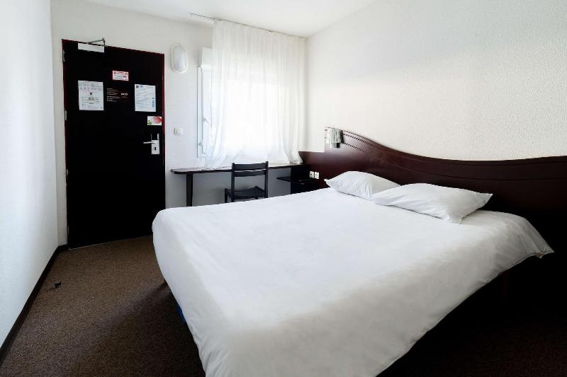 Enzo Hotels Quimperle By Kyriad Direct image