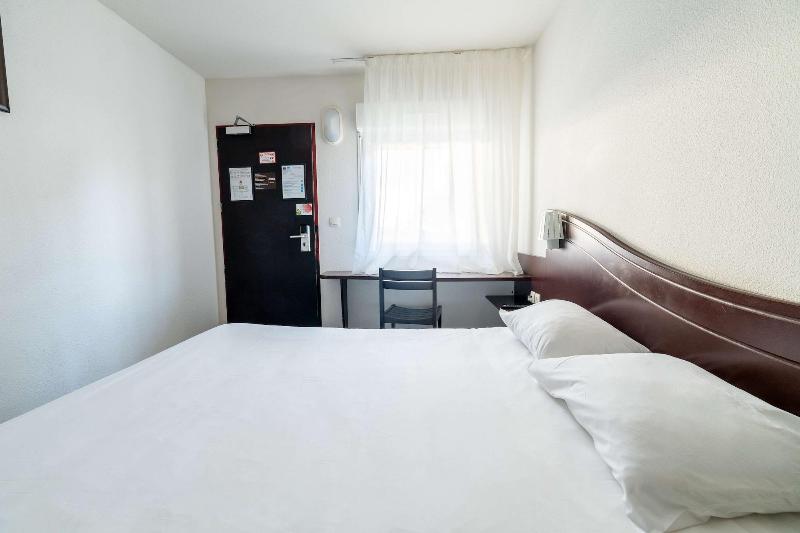 Enzo Hotels Quimperle By Kyriad Direct image