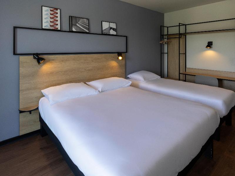 Ibis Marseille Marignane Technopole image