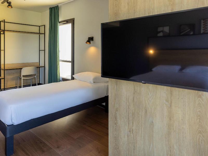Ibis Marseille Marignane Technopole image