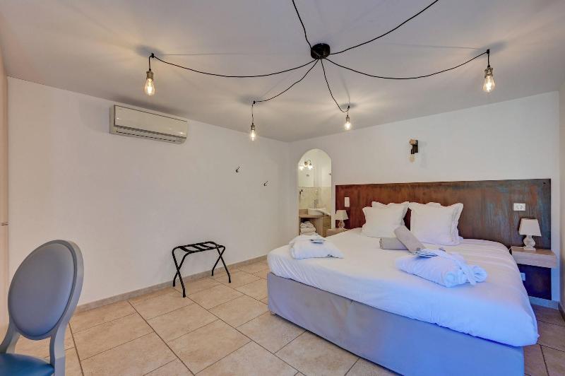 Le Clos Saint Michel Resort & Spa image