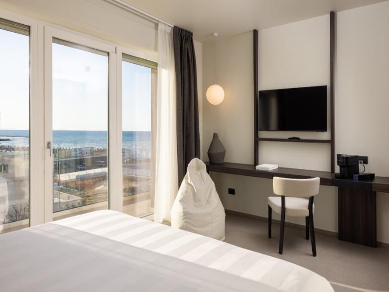 B21 Lifestyle Hotel image