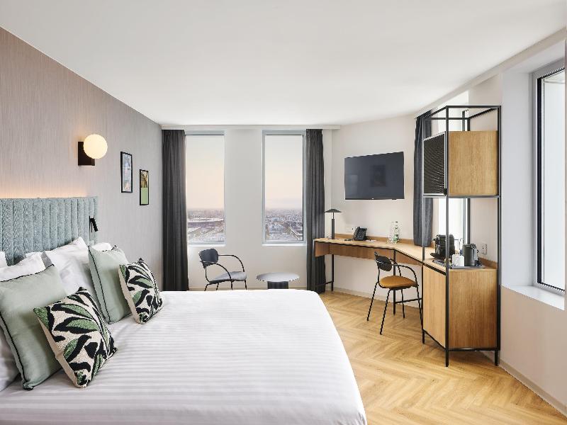 H4 Wyndham Paris Pleyel image
