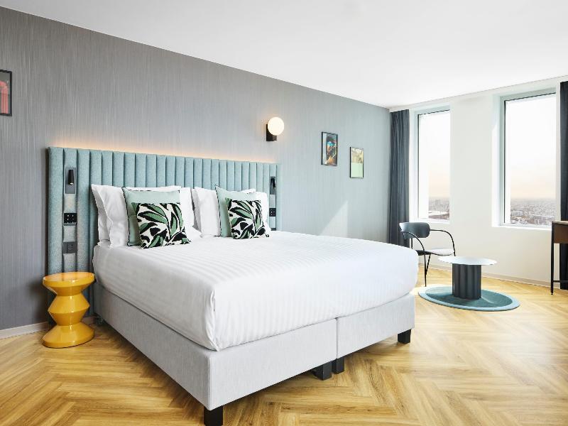 H4 Wyndham Paris Pleyel image