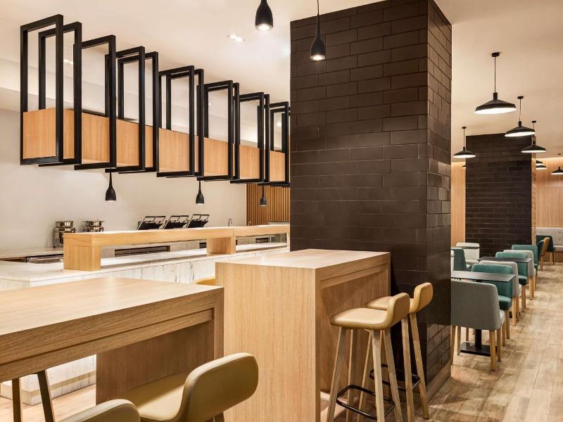 Radisson Hotel & Residence Riyadh Olaya image