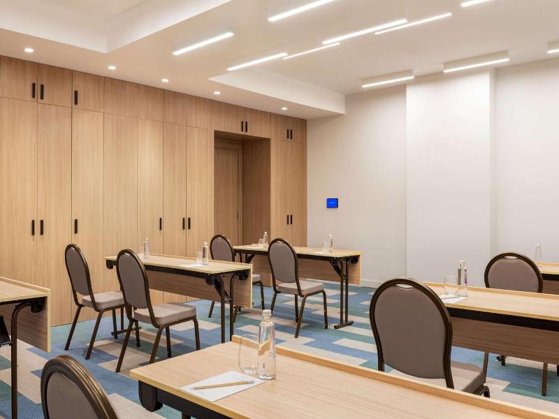 Radisson Hotel & Residence Riyadh Olaya image