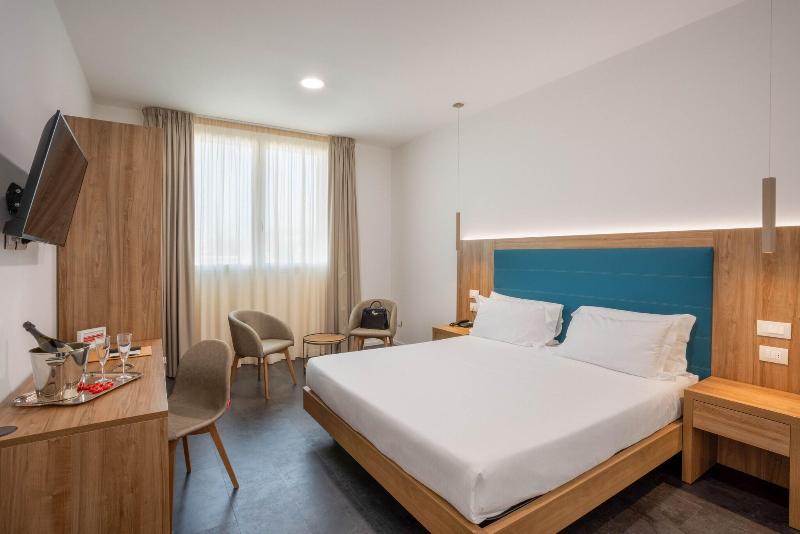 V Hotel image