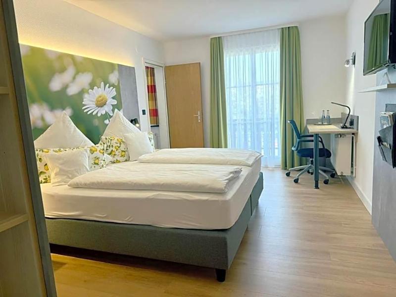 Hotel Restaurant Thum image