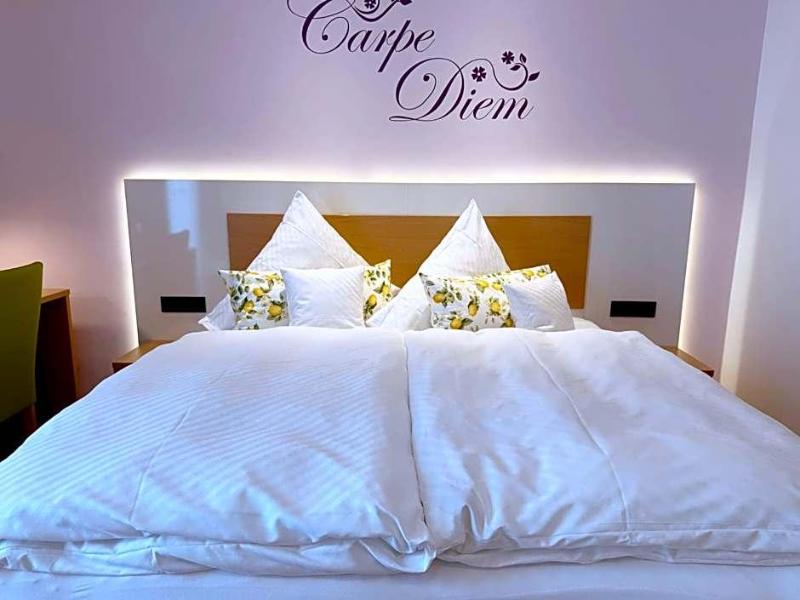 Hotel Restaurant Thum image