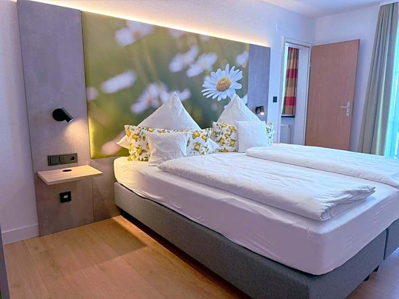 Hotel Restaurant Thum image
