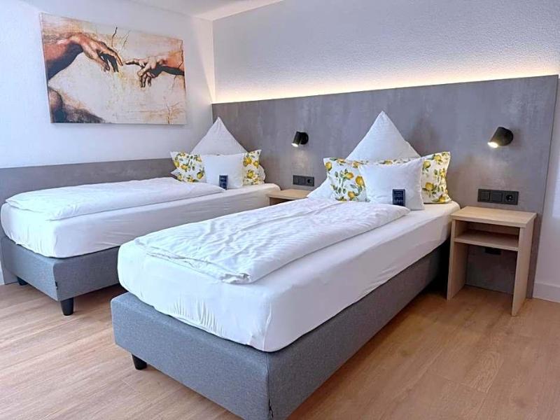 Hotel Restaurant Thum image