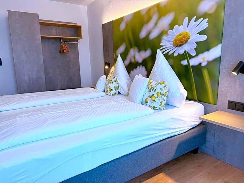 Hotel Restaurant Thum image