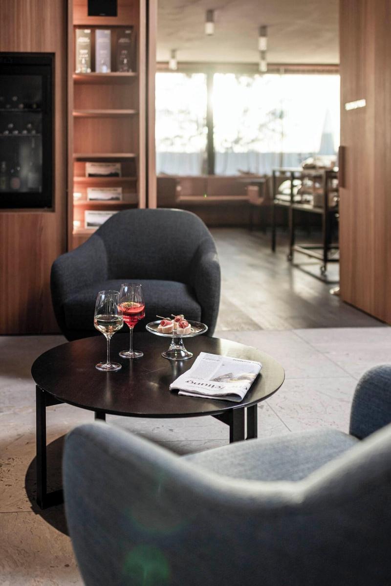 La Paula Apartments & Suites image