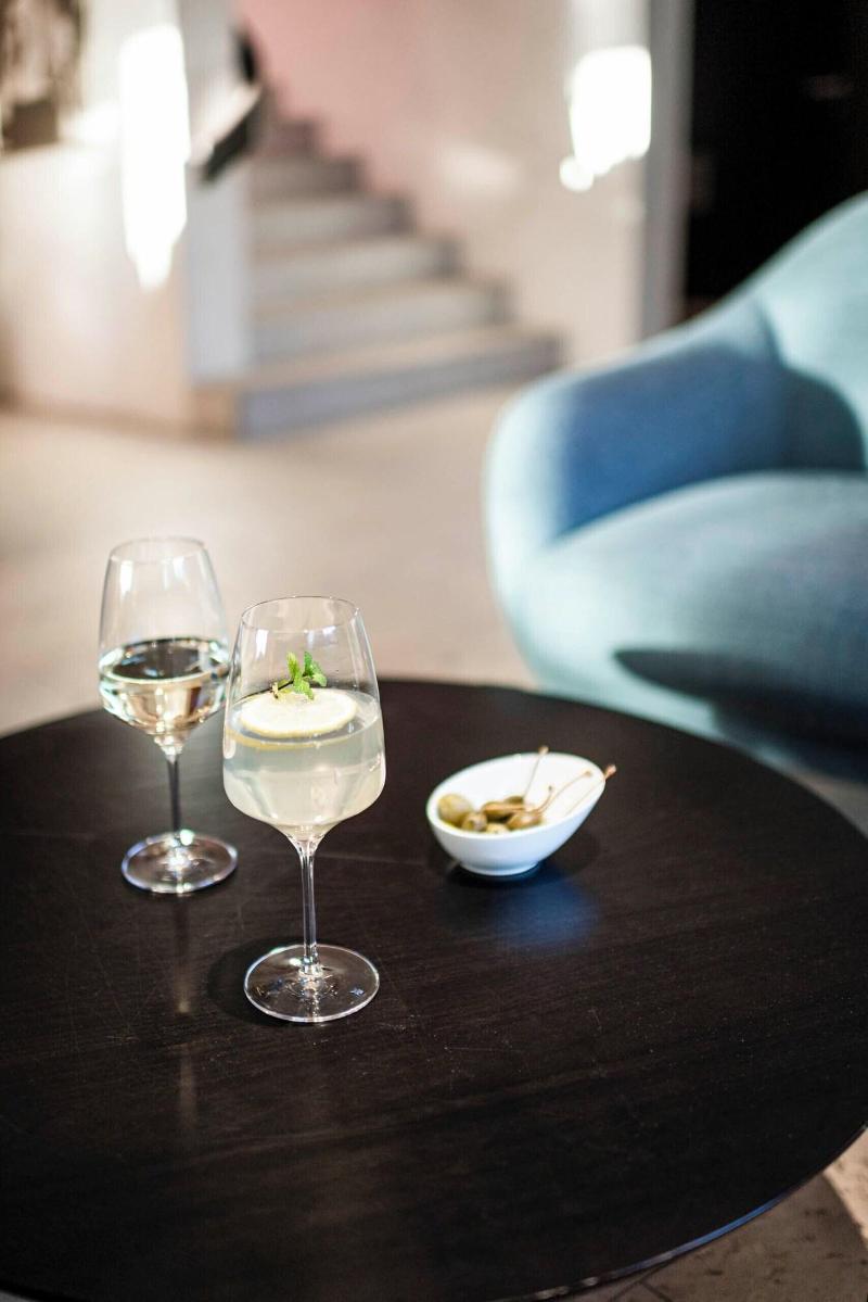 La Paula Apartments & Suites image
