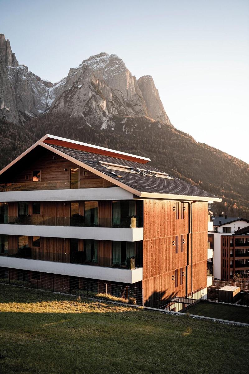 La Paula Apartments & Suites image