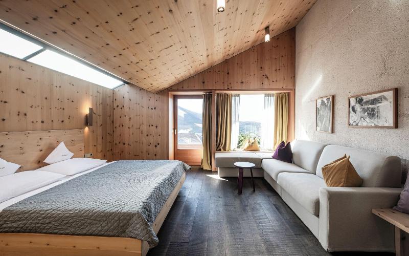 La Paula Apartments & Suites image