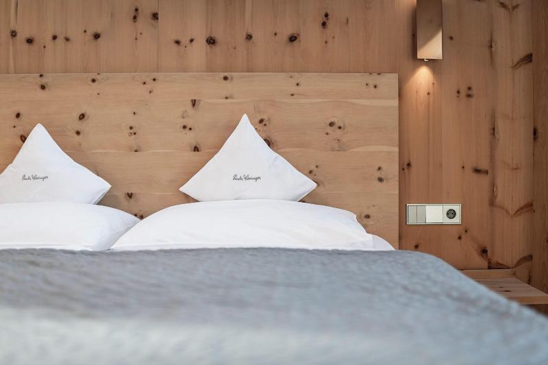 La Paula Apartments & Suites image