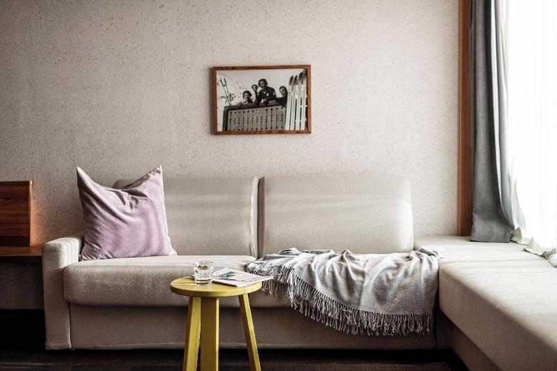 La Paula Apartments & Suites image