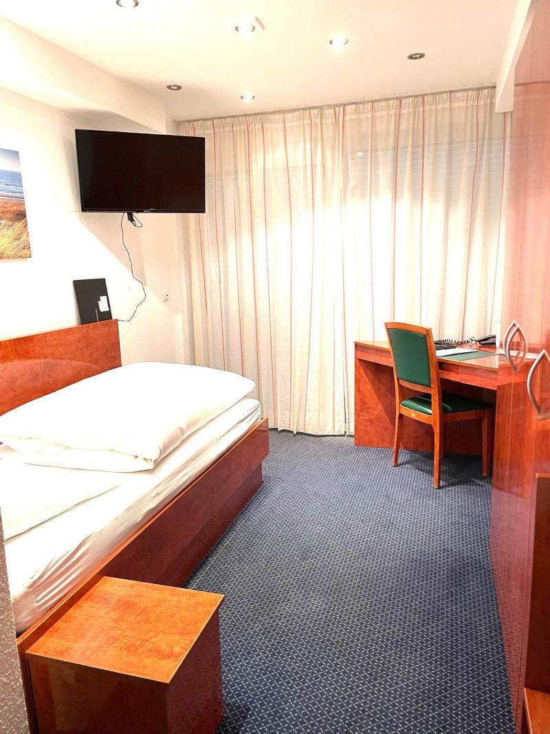Hotel Garni Merkenich image