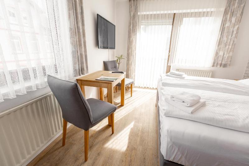 Hotel-restaurant Zum Schwalbennest image