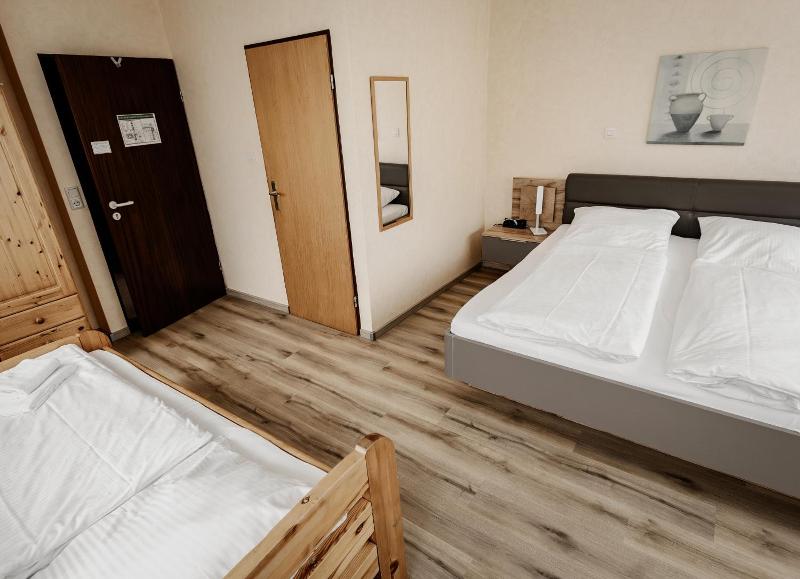 Hotel-restaurant Zum Schwalbennest image